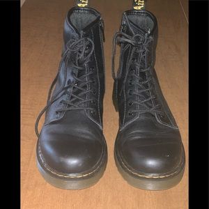 Size 3 youth girls Doc Martens EUC like new!